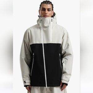 Women's Black and White Ski Jacket